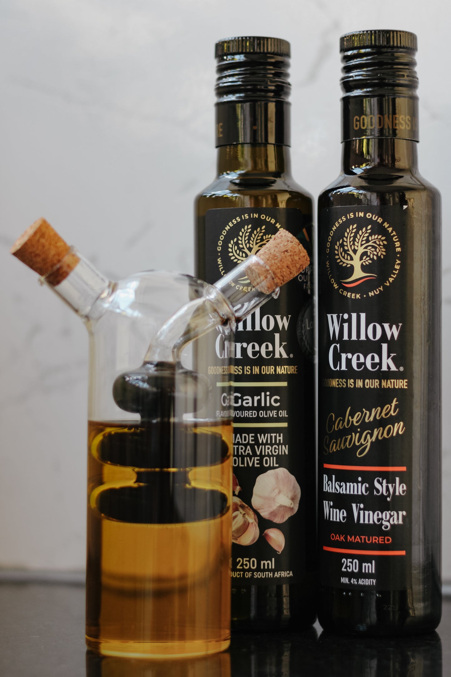 The Willow Oil and Vinegar Set